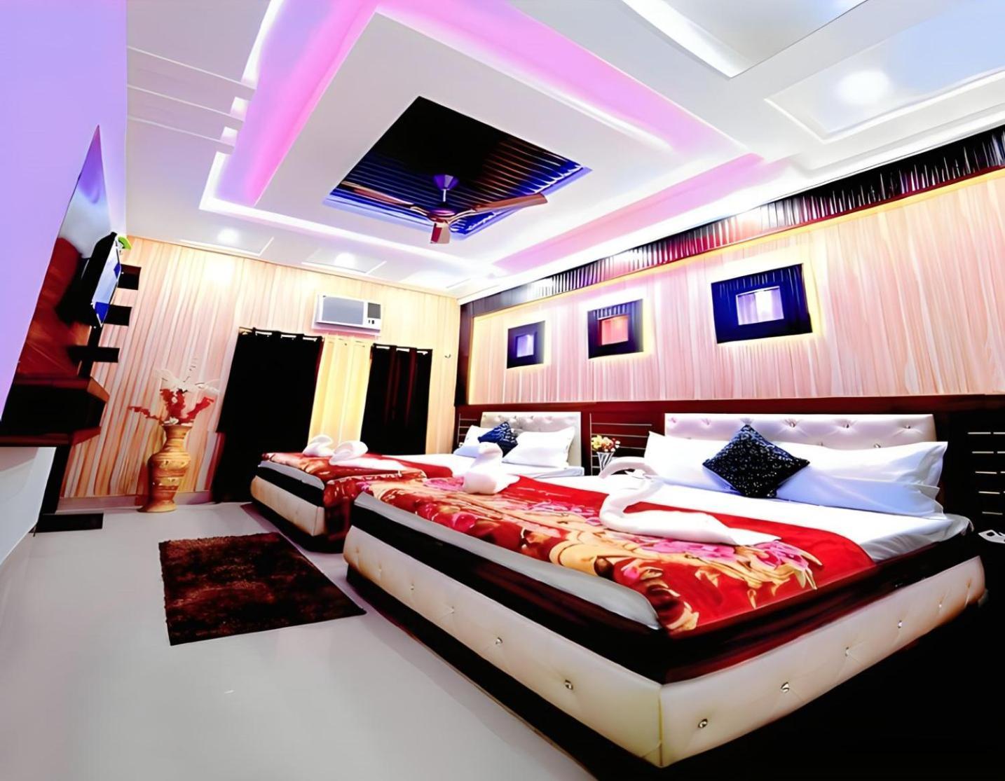 Taj Square A Luxurious Family Homestay Agra  Exterior foto